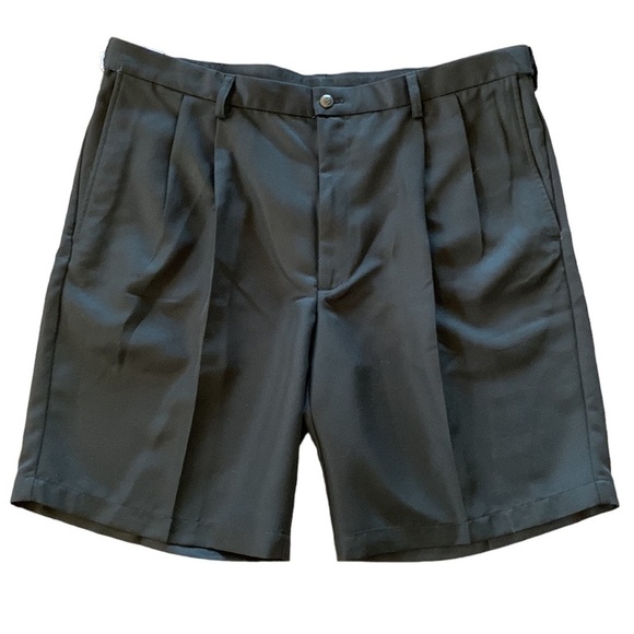 Haggar Black Pleated Flex Waist Performance Shorts 9.5” Size 38 NWT - Picture 1 of 4
